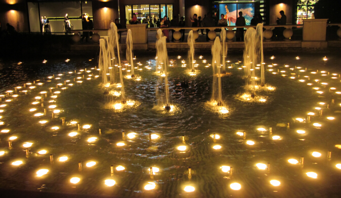 藍色港灣音樂(lè )噴泉廣場(chǎng)