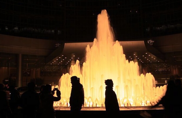 東方廣場(chǎng)噴泉水景