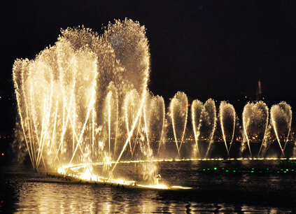 音樂(lè )噴泉的搖擺機構